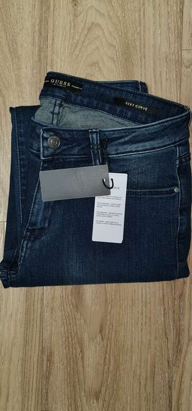 Original Guess Ladies Skinny Jeans - Guess Size 27 (SA Size 33) RETAIL R999 (Sexy Curve)