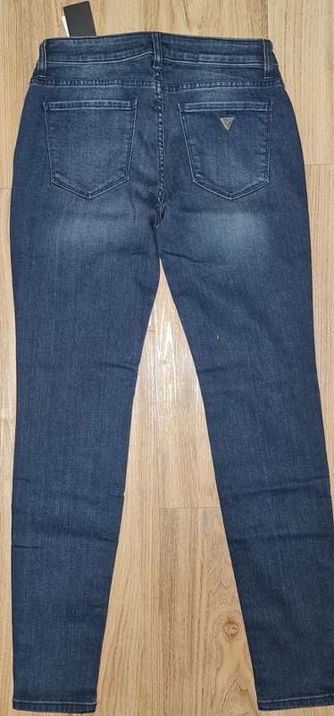 Original Guess Ladies Skinny Jeans - Guess Size 27 (SA Size 33) RETAIL R999 (Sexy Curve)
