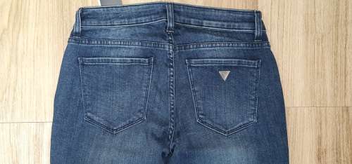 Original Guess Ladies Skinny Jeans - Guess Size 27 (SA Size 33) RETAIL R999 (Sexy Curve)