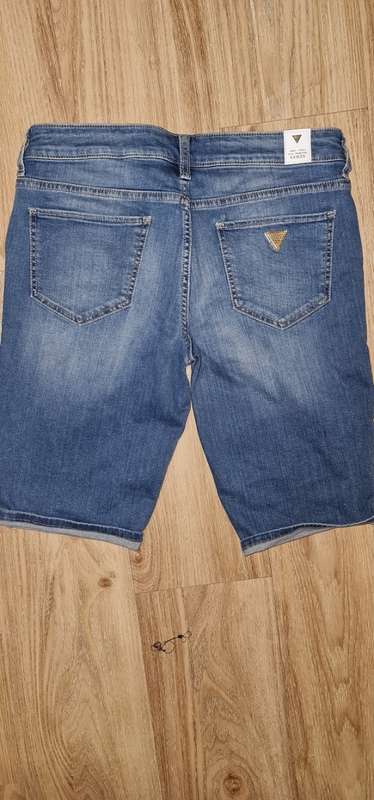 100% Original Guess Ladies Shorts - Size 32 RETAIL R899