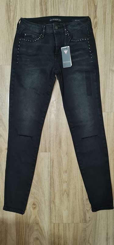 100% Original Guess Ladies Jeans - Guess Size 26 (SA Size 32) RETAIL R999 (Sexy Curve)