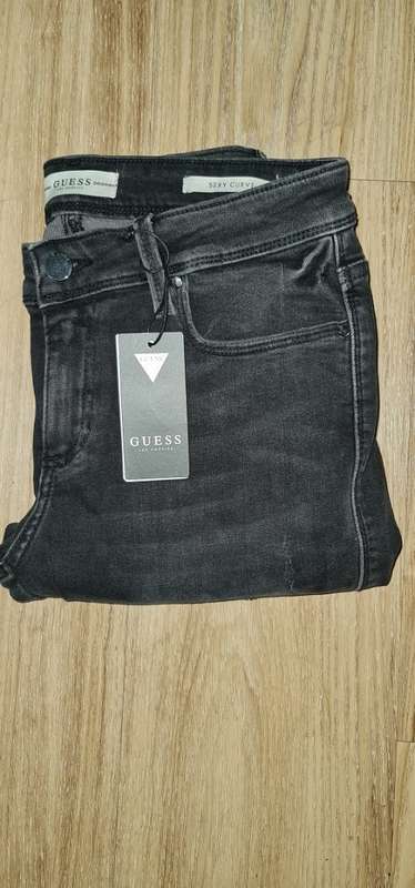 100% Original Guess Ladies Jeans - Guess Size 34 (SA Size 40) RETAIL R999 (Sexy Curve)