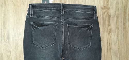 100% Original Guess Ladies Jeans - Guess Size 34 (SA Size 40) RETAIL R999 (Sexy Curve)