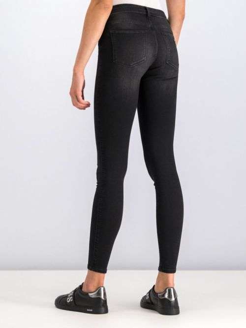 100% Original Guess Ladies Jeans - Guess Size 34 (SA Size 40) RETAIL R999 (Sexy Curve)