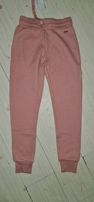 100% Original Guess Ladies Pants - Guess Size Large RETAIL R999