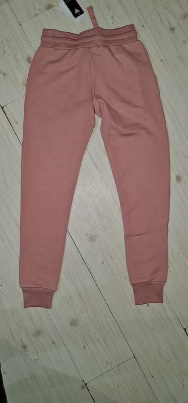 100% Original Guess Ladies Pants - Guess Size Large RETAIL R999