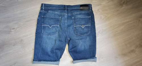 100% Original Guess Jeans Shorts (Low Rise Short) Size 28 (Retail R799)