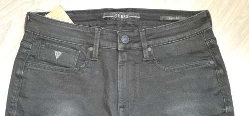 100% Original Guess Jeans Shorts Size 32 (Retail R799)