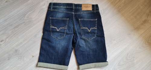 100% Original Guess Jeans Shorts Size 32 (Retail R799)