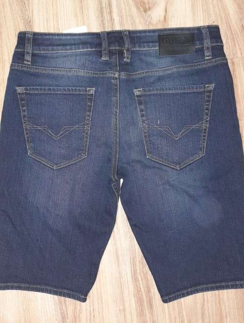 100% Original Guess Jeans Shorts Size 32 (Retail R799)