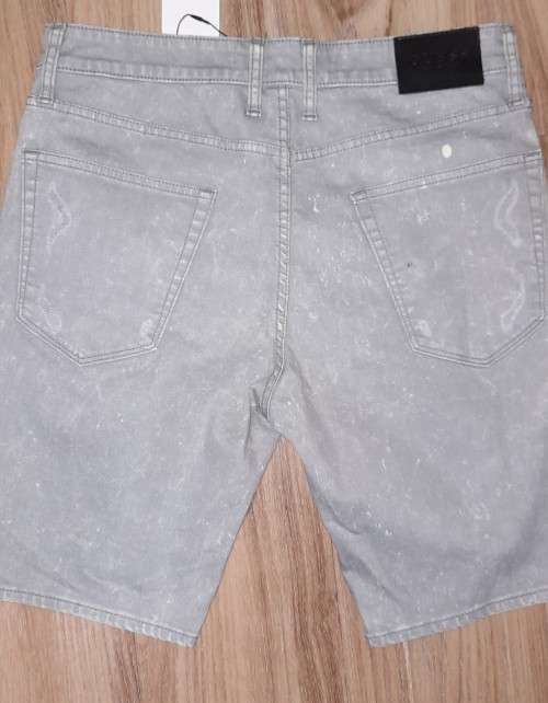 100% Original Guess Jeans Shorts Size 32 (Retail R799)