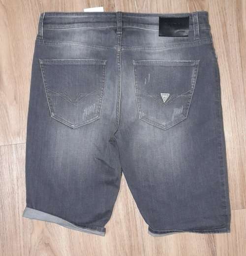 100% Original Guess Jeans Shorts Size 32 (Retail R799)