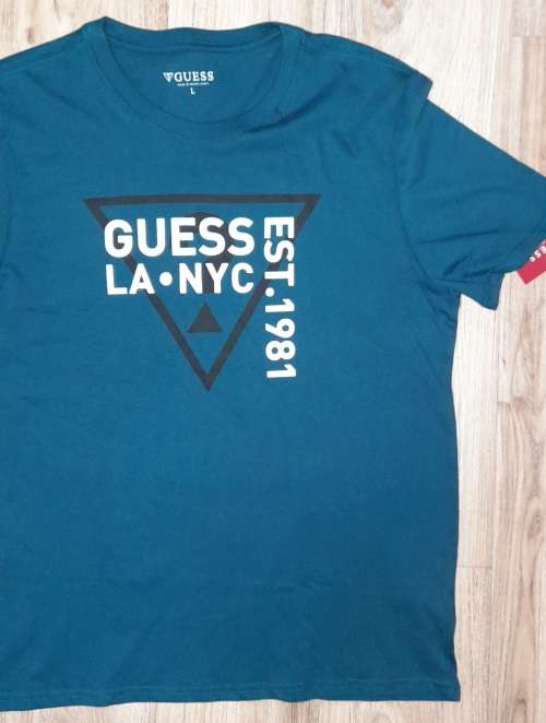 100% Original Mens Guess T-Shirt - Medium (Retail R499)