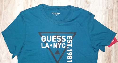100% Original Mens Guess T-Shirt - Medium (Retail R499)