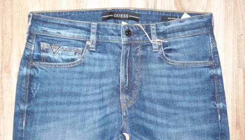 100% Original Guess Jeans - Mens Slim Straight Jeans Size : W32L34 (Retail R1299)