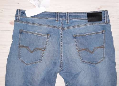 100% Original Guess Jeans - Mens Slim Straight Jeans Size : W38L34 (Retail R1299)