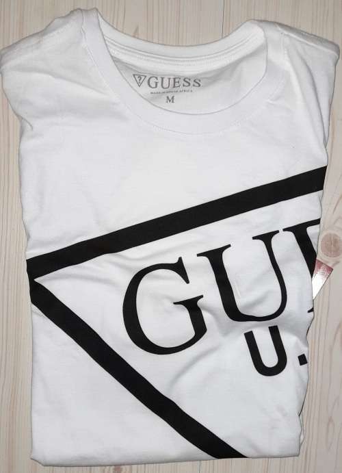 100% Original Mens Guess T-Shirt - Medium (Retail R599)