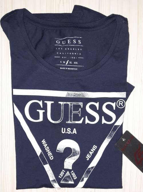 100% Original Mens Guess T-Shirt - Large (Retail R599)