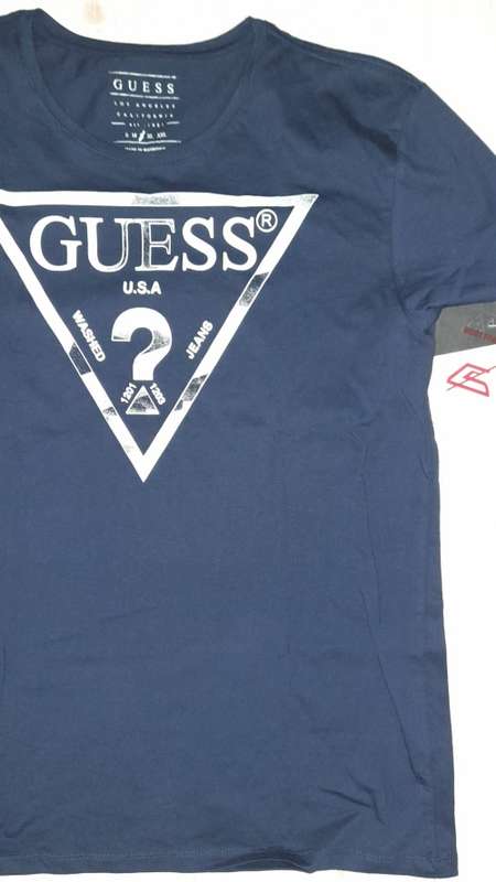100% Original Mens Guess T-Shirt - Large (Retail R599)