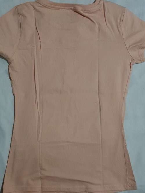 100% Original Guess Ladies T-Shirt - Size Small - RETAIL R699