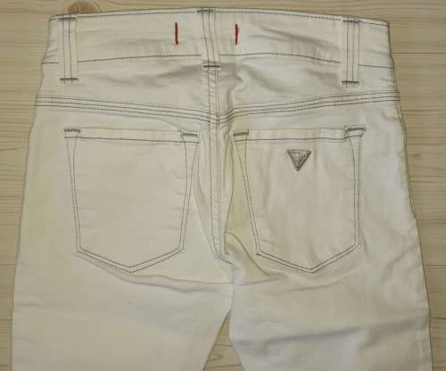 100% Original Guess Ladies Jeans- Size W32L34 RETAIL R999