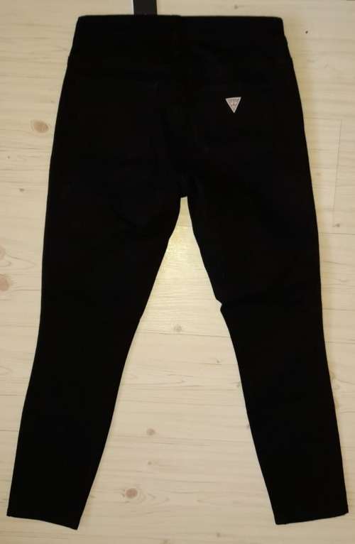 100% Original Guess Ladies Jeans - Guess Size 27 (SA Size 33) RETAIL R999 (Sexy Curve)