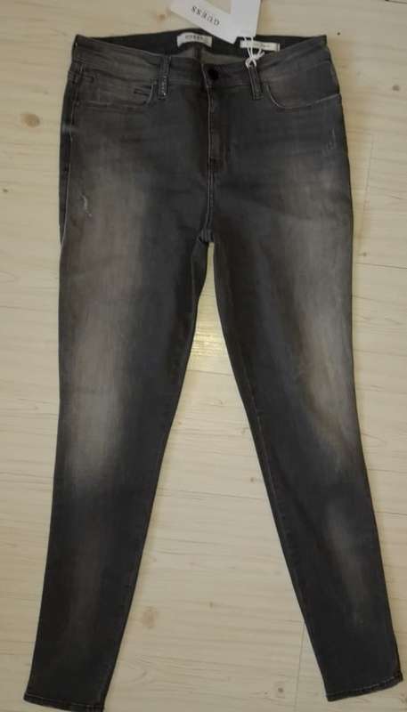 100% Original Guess Ladies Jeans - Guess Size 30 (SA Size 36) RETAIL R999 (Sexy Curve)