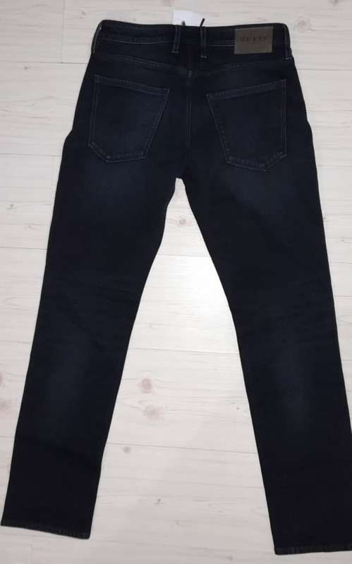 100% Original Guess Jeans - Mens Jeans Slim Straight Size : W32L32 (Retail R1299)