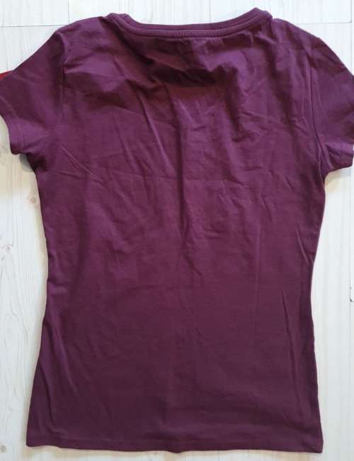 100% Original Guess Ladies T-Shirt - Size Large - RETAIL R699
