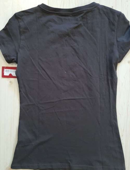 100% Original Guess Ladies T-Shirt - Size Medium - RETAIL R699