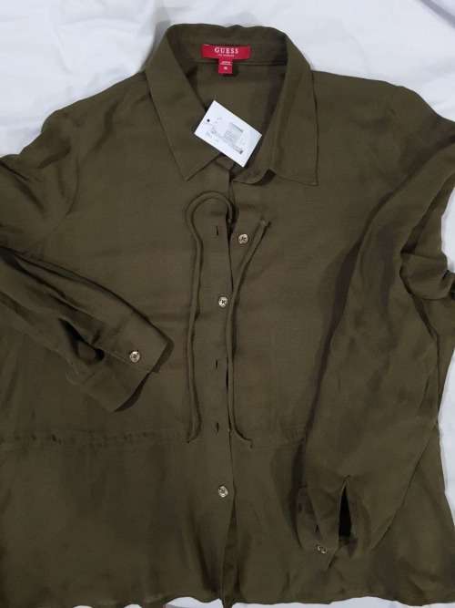 100% Original Guess Ladies Top - Guess Size Small RETAIL R1399