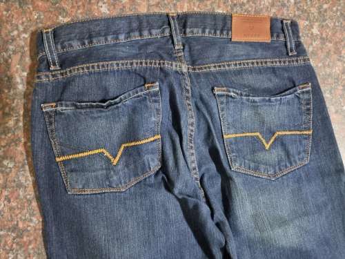 Original Guess Jeans - Mens Rocker Slim Boot Jeans Size : W31L32 (Retail R1299)