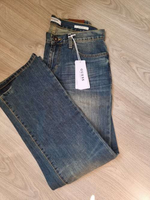 Original Guess Jeans - Mens Slim Boot Jeans Size : W30L32 (Retail R1299)