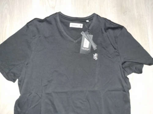 Original PRINGLE of Scotland T-Shirt - X-Large (Retail R999)