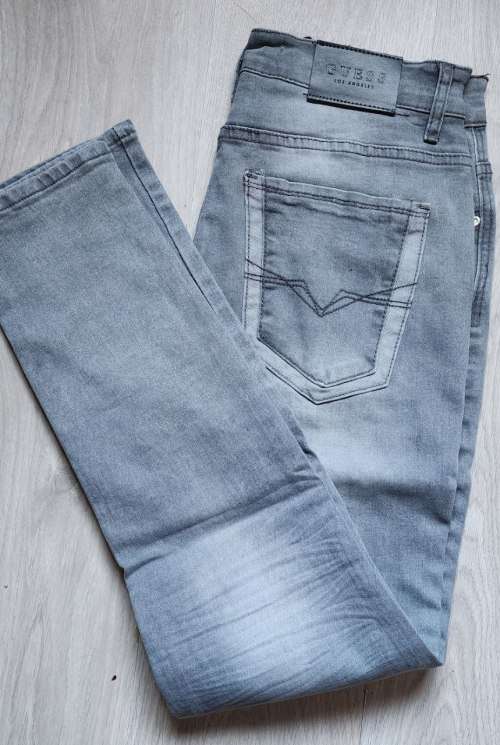 Guess Jeans - Men`s Skinny Jeans (Slim Tapered) Size : W32L32 (Retail R1499)