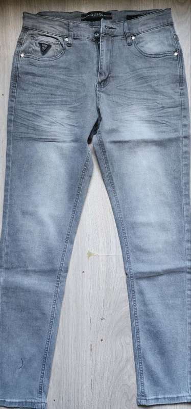 Guess Jeans - Men`s Skinny Jeans (Slim Tapered) Size : W32L32 (Retail R1499)