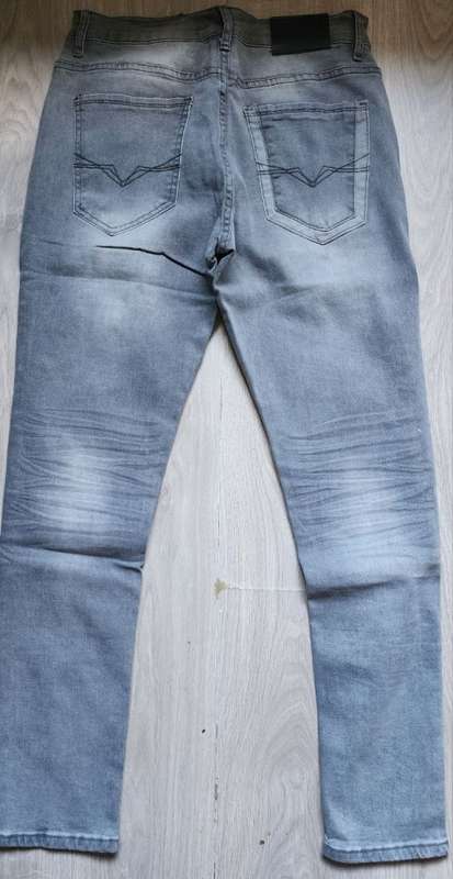 Guess Jeans - Men`s Skinny Jeans (Slim Tapered) Size : W32L32 (Retail R1499)