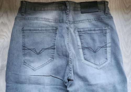 Guess Jeans - Men`s Skinny Jeans (Slim Tapered) Size : W32L32 (Retail R1499)