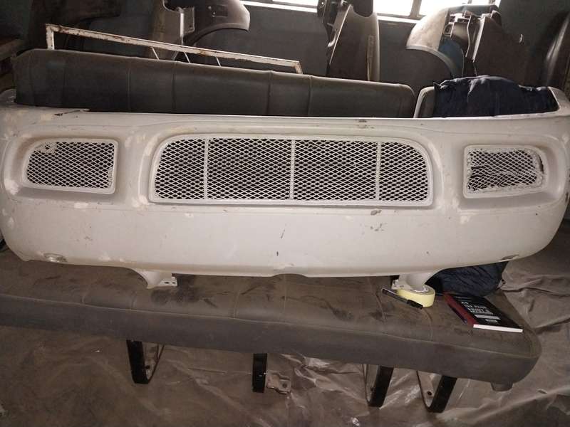 VW jetta 4 front bumper