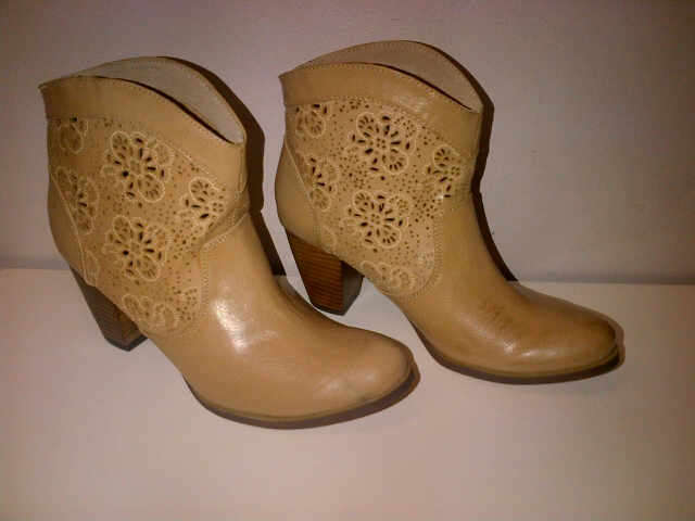 Camel Boots