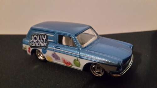 HOT WHELS HOT Custom '69 Volkswagen Squareback Jolly Rancher Metalflake Light Blue
