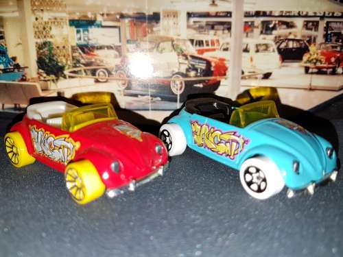 Hot Wheels VW Volkswagen Beetle beetle convertible lot of 2