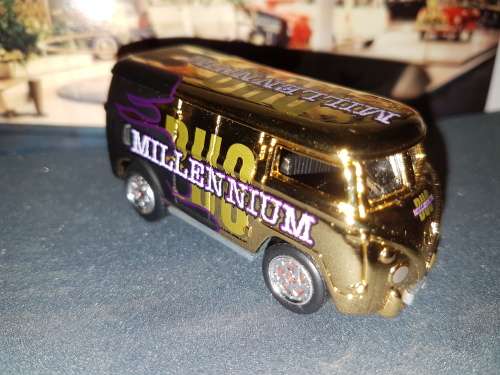 Johnny Lightning Y2K Millennium Volkswagen Bus