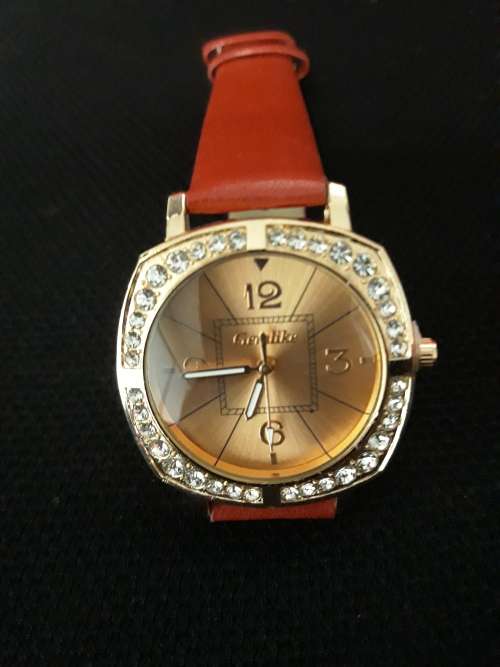 ROSE GOLD SQUARE FACE WOMENS WATCH