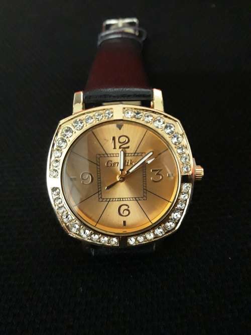 ROSE GOLD SQUARE FACE WOMENS WATCH