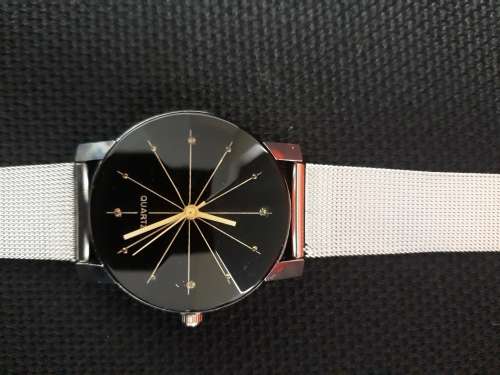 BLACK ROUND FACE WOMENS WATCH