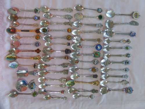 50 x collectable souvenir teespoons (bid for lot)