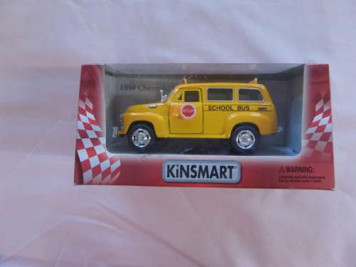 KINSMART DIE CAST METAL (SCHOOL BUS)