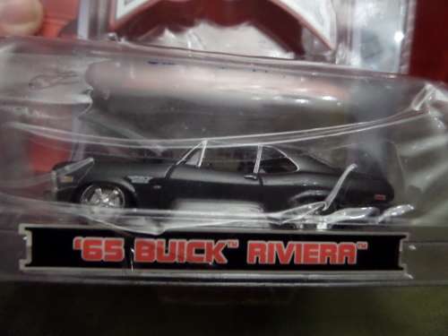 Maisto 2006 1965 Buick Riviera (boxed)