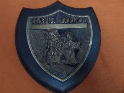 Grensdiens Border Duty Angola Plague 11 cm wide